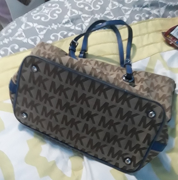 Michael Kors Tote - Picture 2 of 5